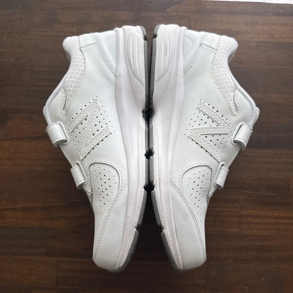 Sz 8.5 New Balance™ 411 v2 Leather Hook & Loop Walker 'Triple White' WW411HW2